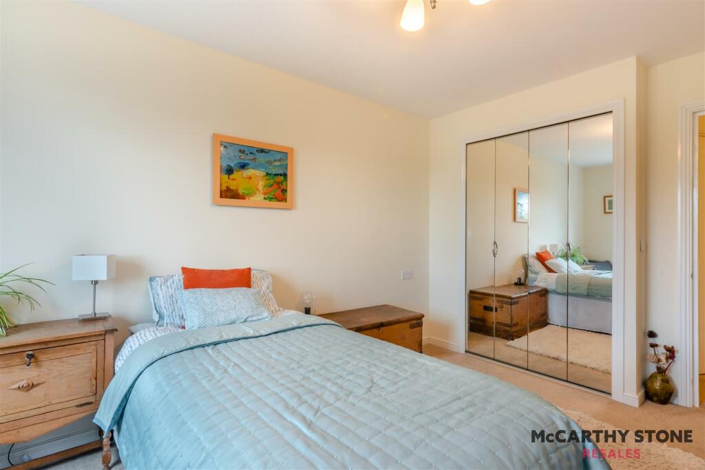 8609288-interior04.JPG