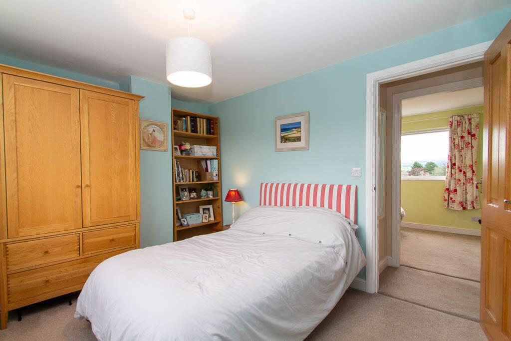 4 Bedrooms