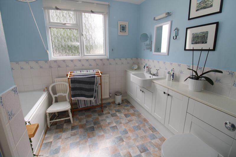 En-Suite Bathroom