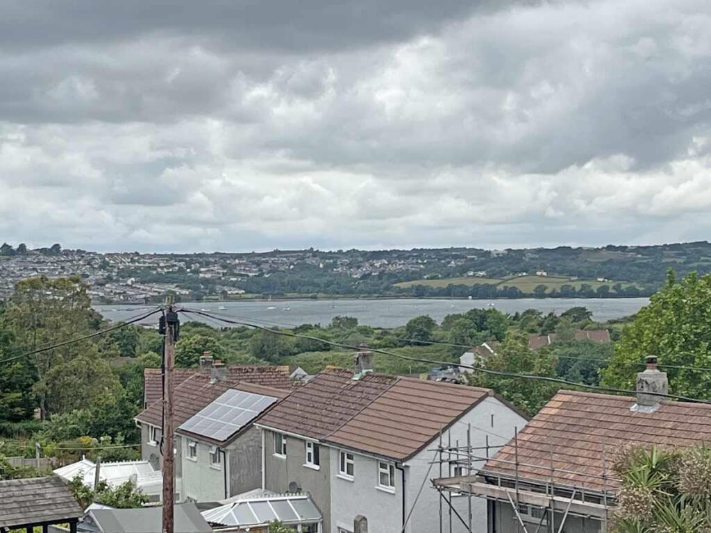 Hawkinge Gardens 34 View 2.jpg