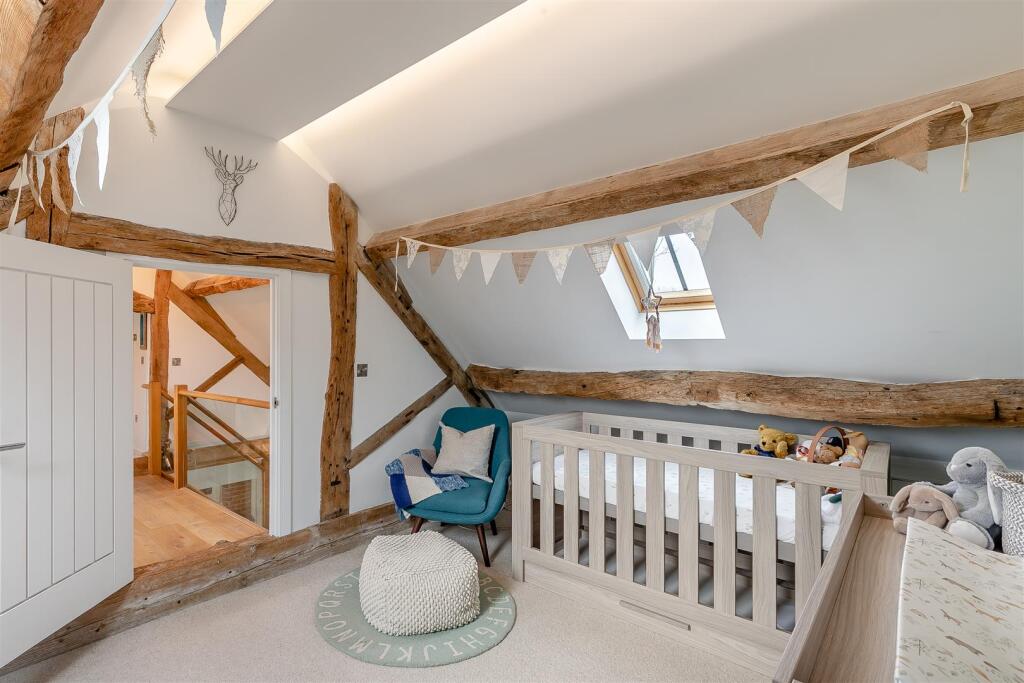 8639408-interior33.jpg