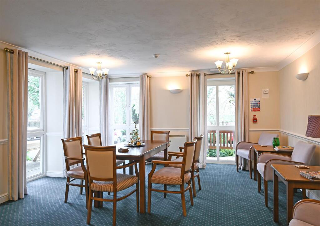 30 Lavington Court-4.jpg