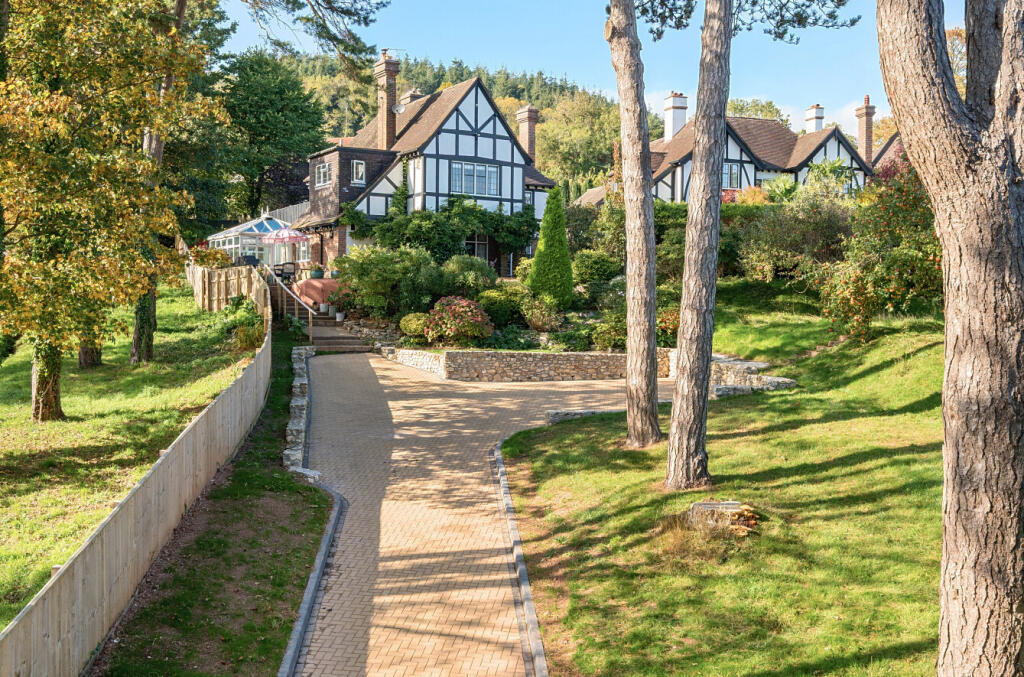 1363905-69-68f7ac...