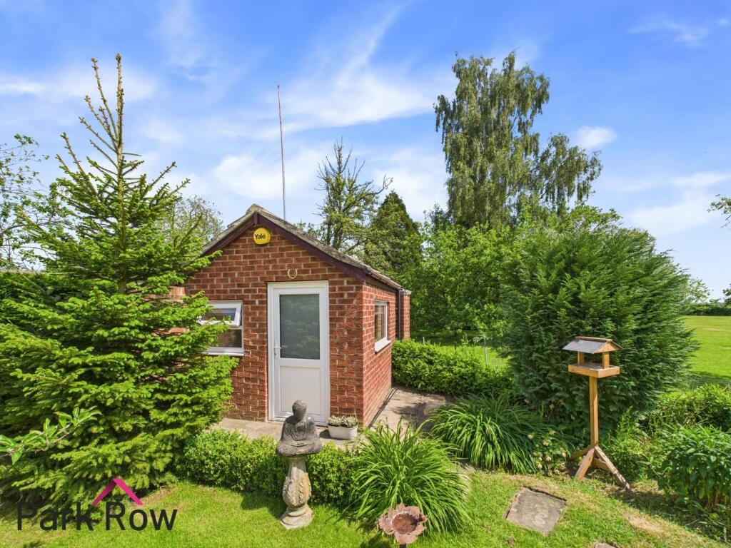 OUTDOOR OFFICE/GARDEN ROOM