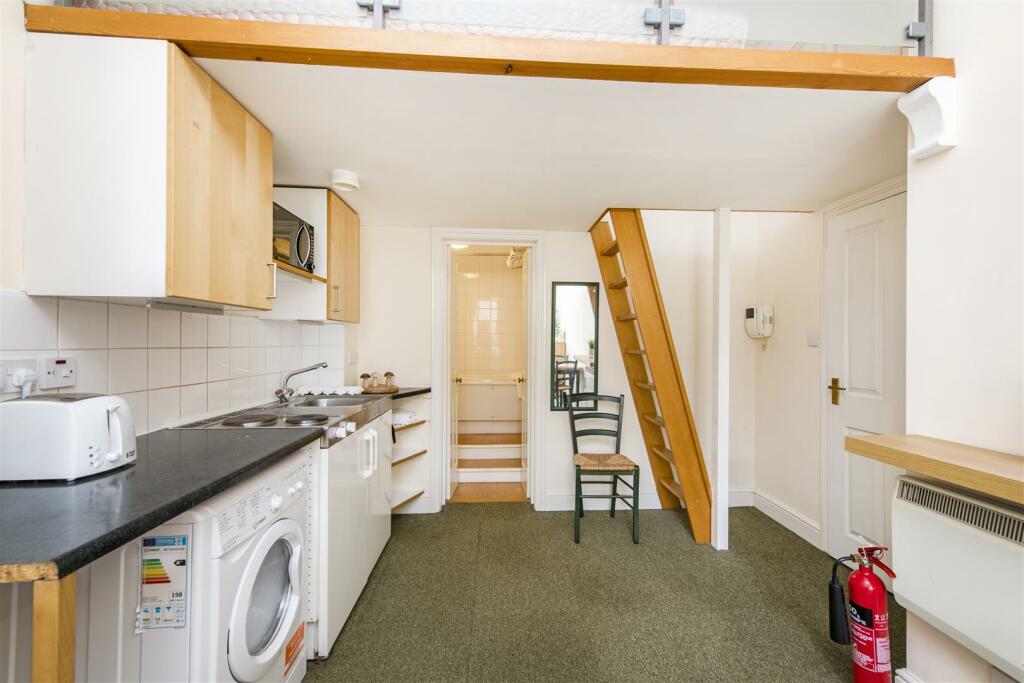 10, 27 Lancaster Gate Hi-8.jpg