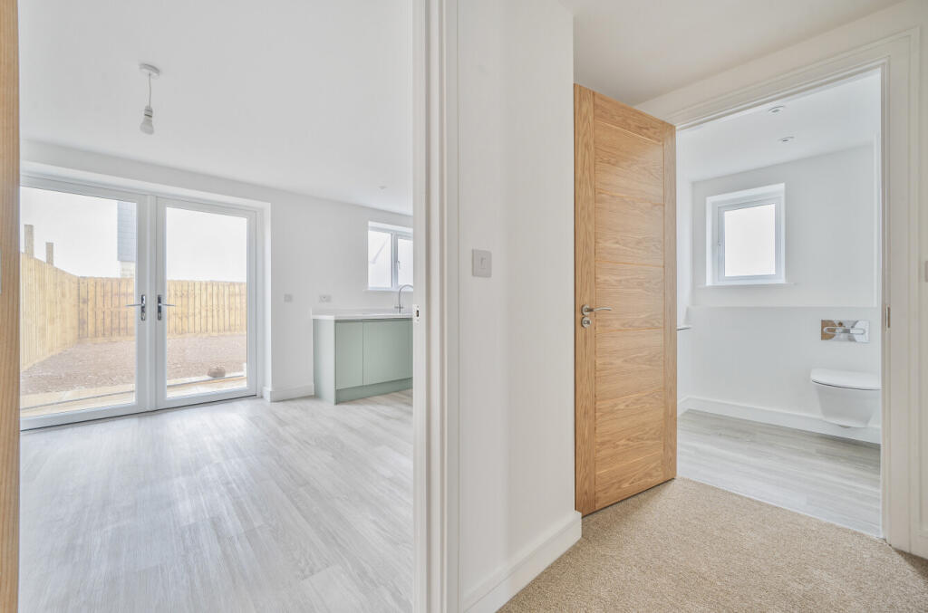 1331538-12-688b7d...