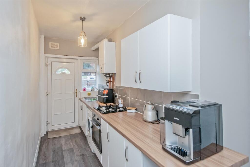 Fitted Kitchen: