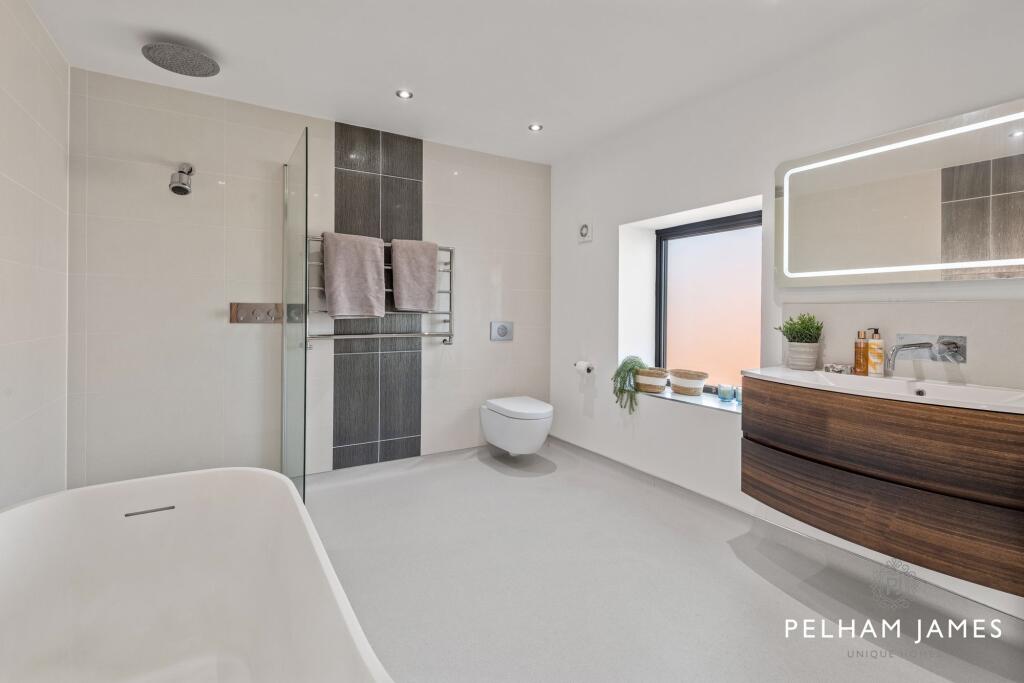 Bathroom, St Pega's Granary, Peakirk