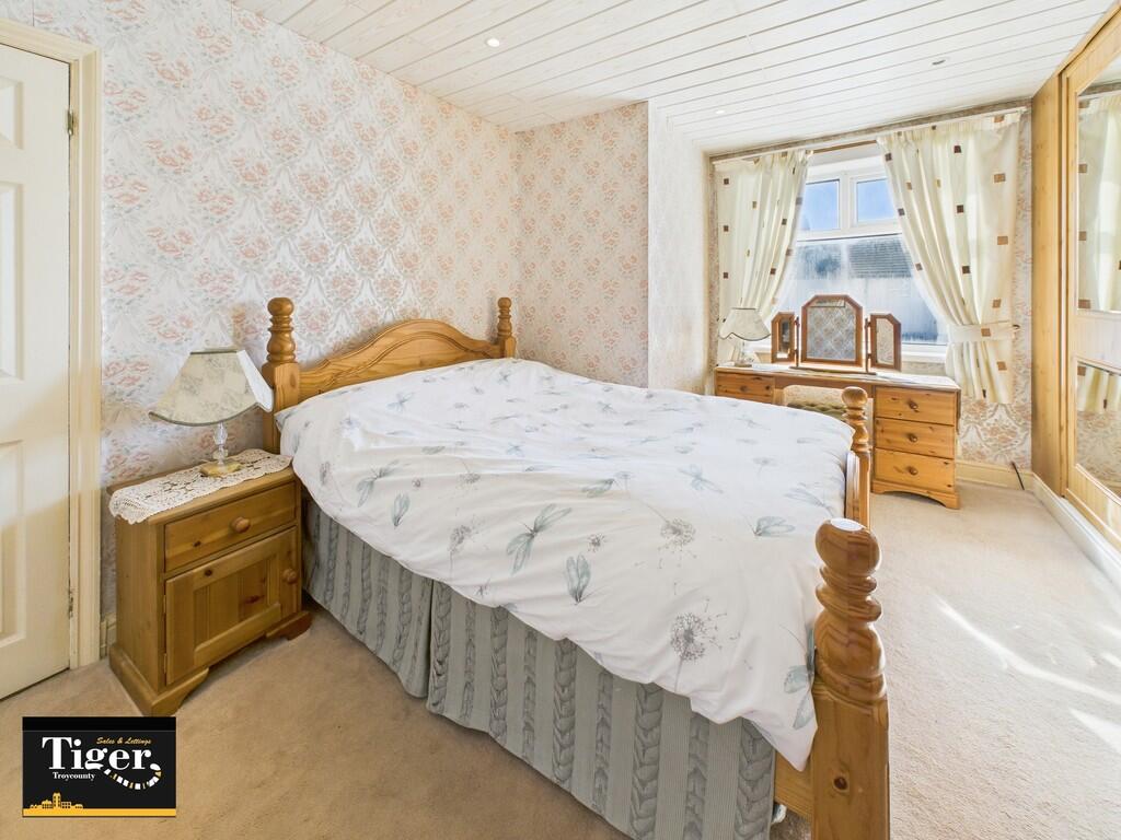 CAM02176G0-PR0558...