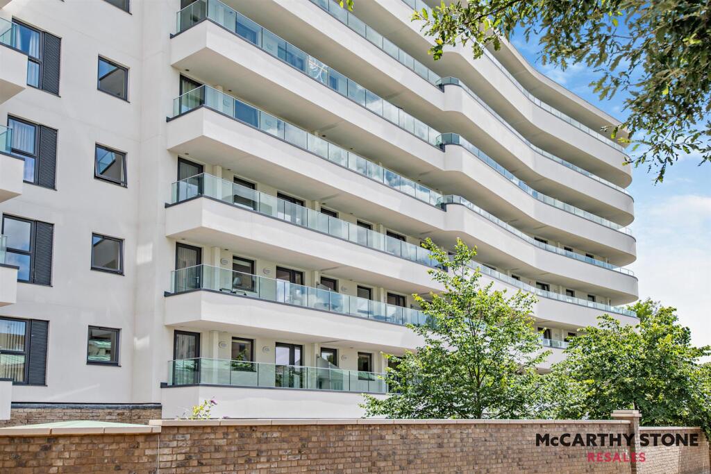 8609563-exterior13-800.JPG