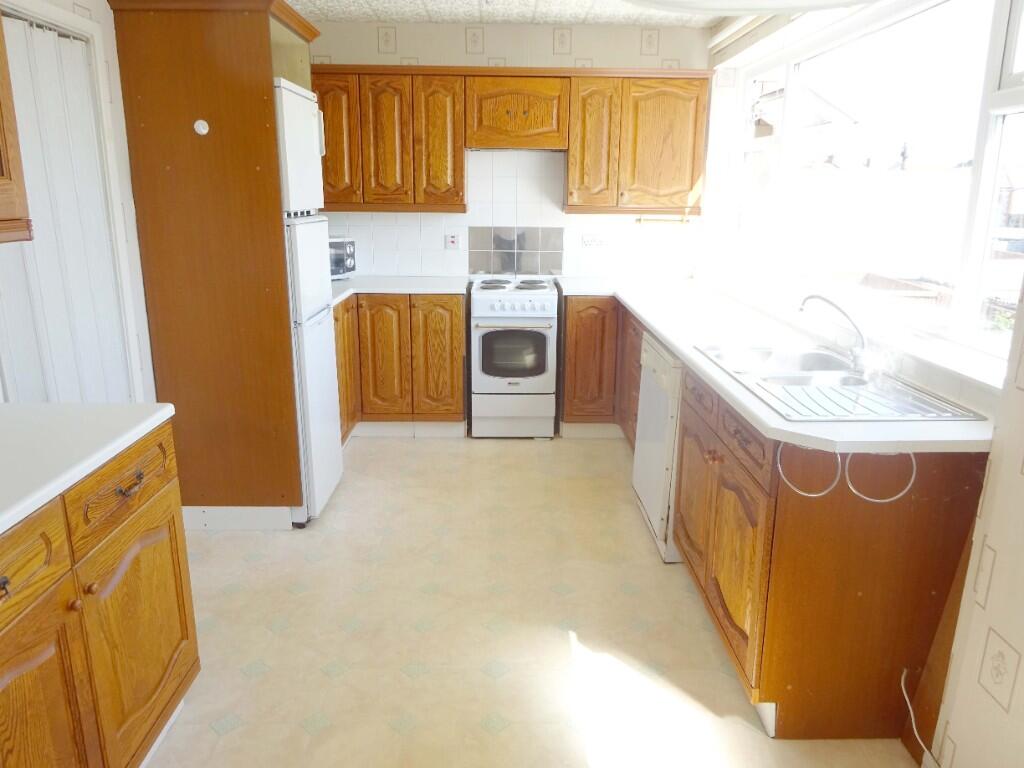F F Kitchen