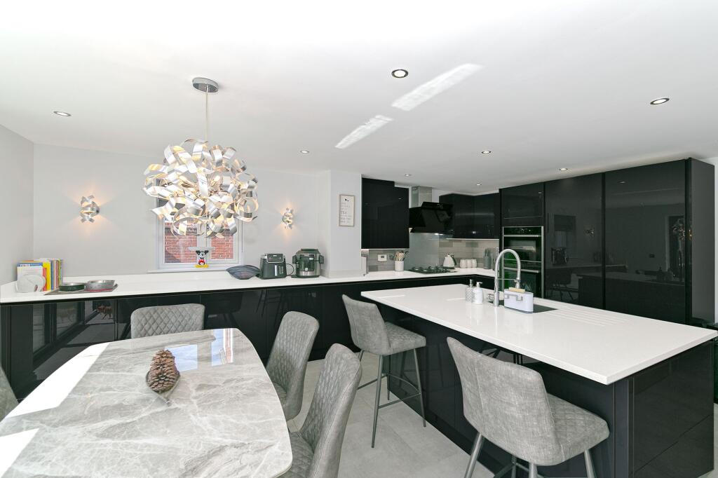 Kitchen / Diner / Family Room