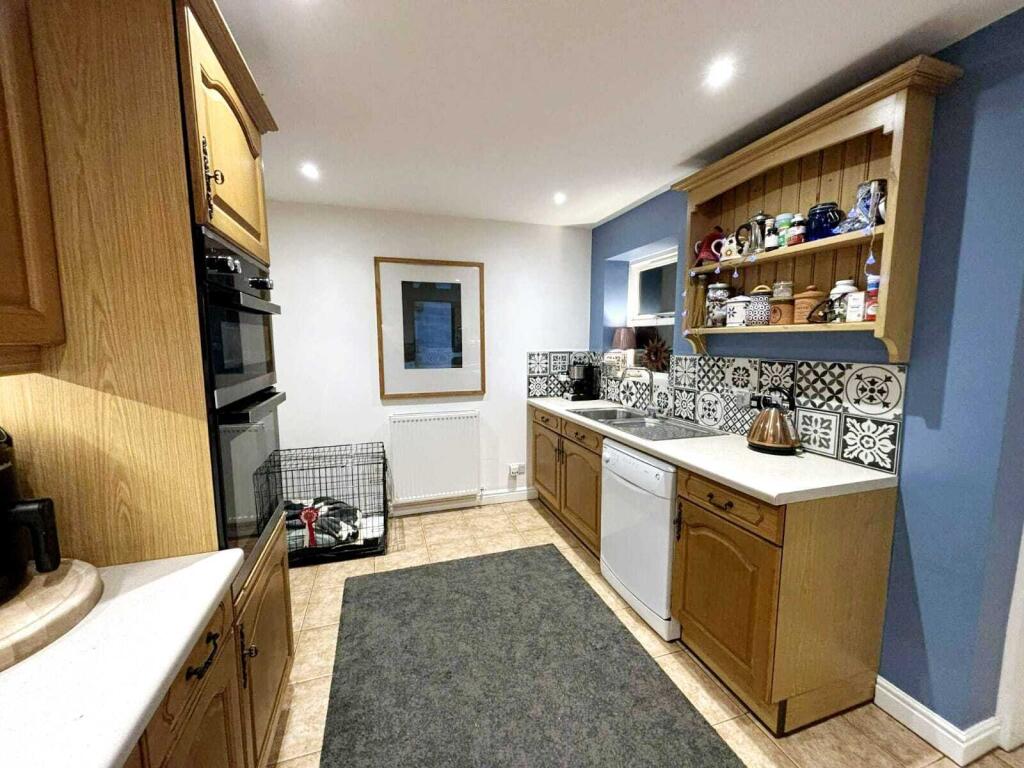 e930b643-d498-489b-9ca6-0c4d0d7f495f