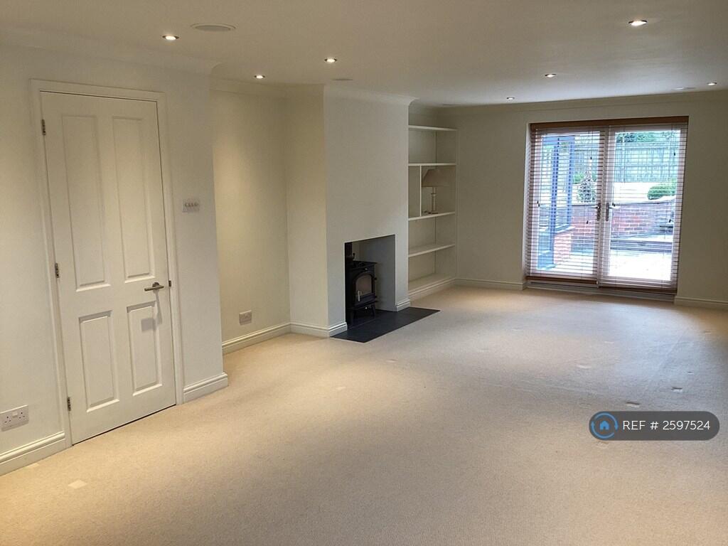 Sitting/Dinning Room