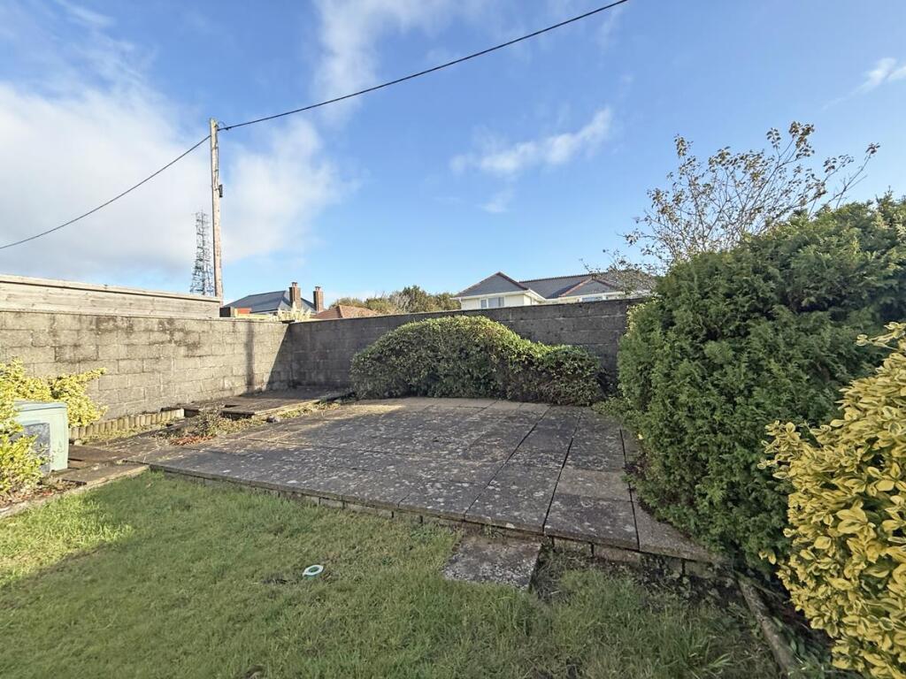 Cardigan Road 20 - Garden 2.jpg