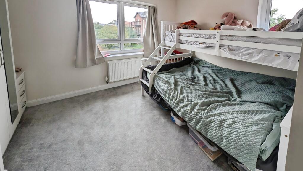 pbox-bedroom-346126.jpg