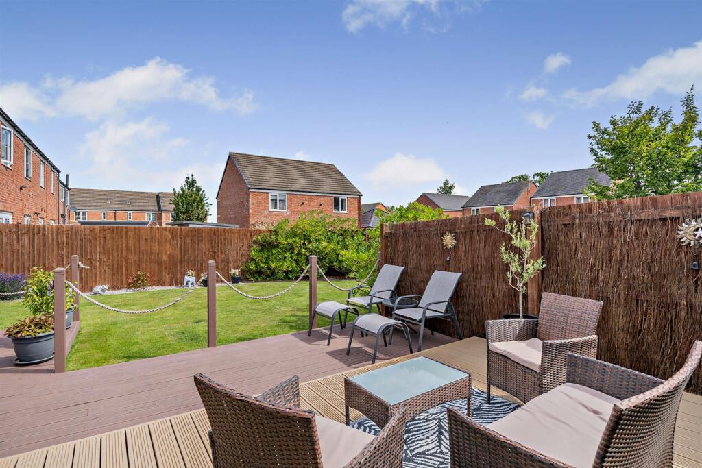 Outside - Back Garden