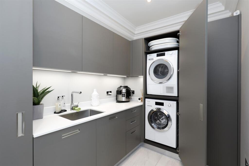 Cottenham Pk Rd 121 - Utility.jpg
