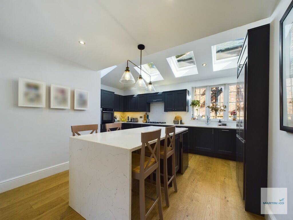 CAM03394G0-PR0174...