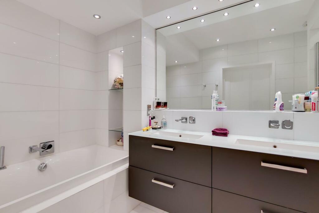 8_Ensuite-1.jpg