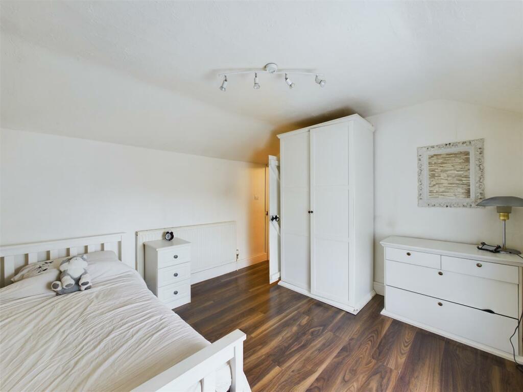 Bedroom 2 (pic 2).jpg