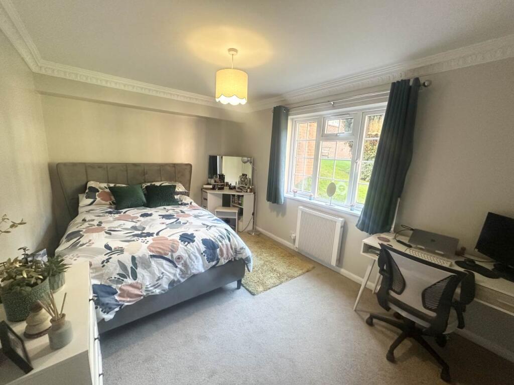 Bedroom 1 (4)