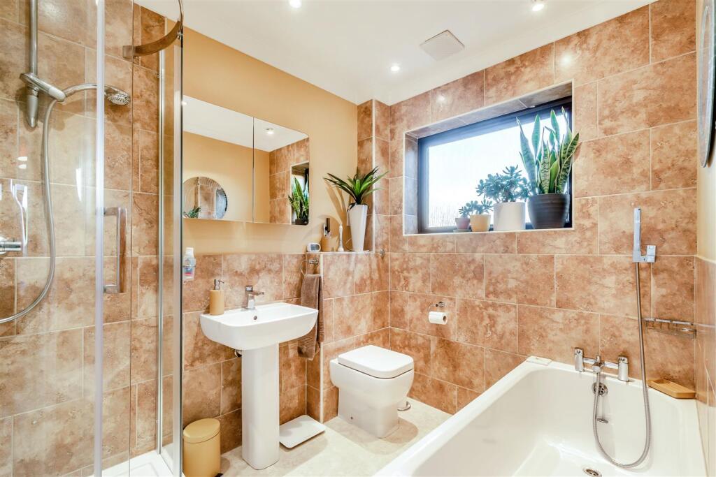 8527408-interior22.jpg