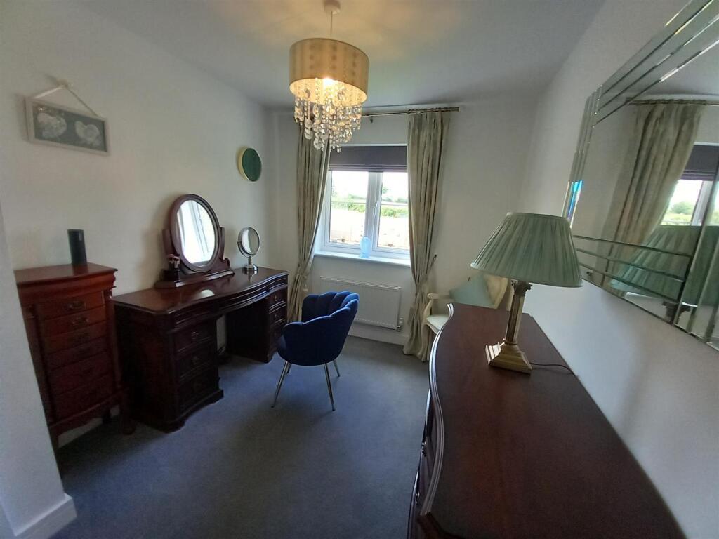 14 Cross Park Bed 4.jpg