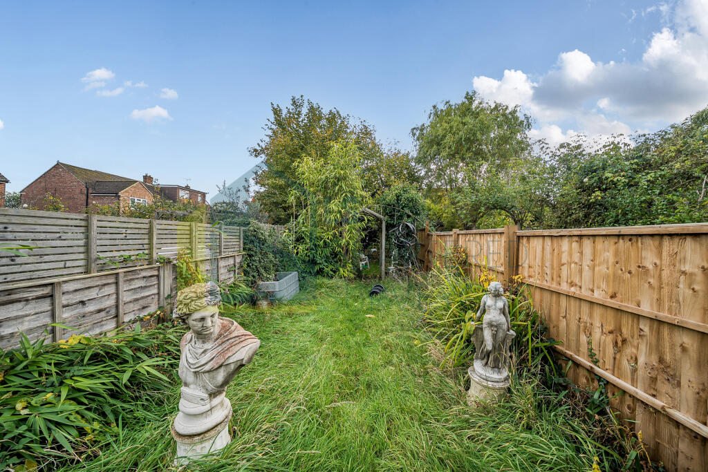 1372178-17-68fba07a40e55