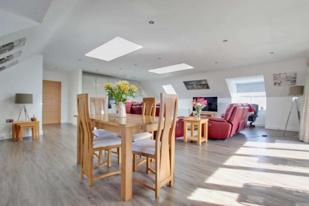 OPEN PLAN KITCHEN AND LIVING AREA