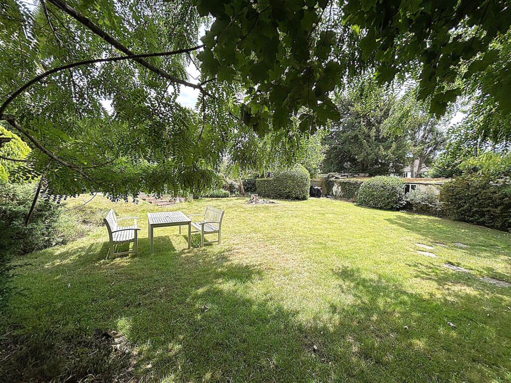 COMMUNAL GARDENS