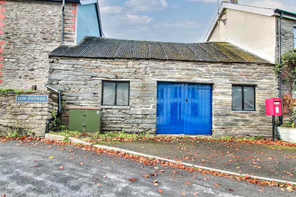 attached outbuilding (old smythy)