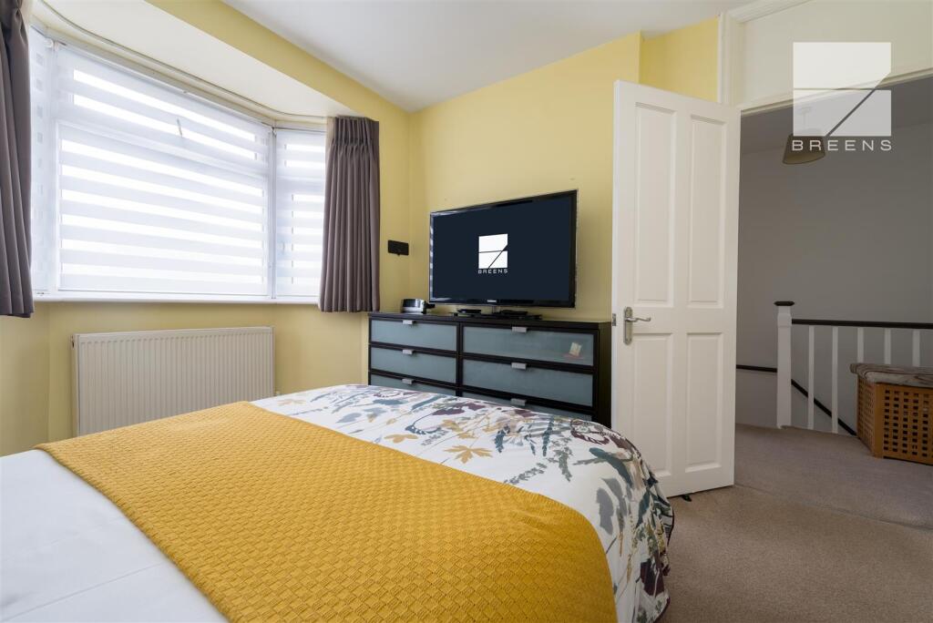 32 Suffield Road_0008.jpg