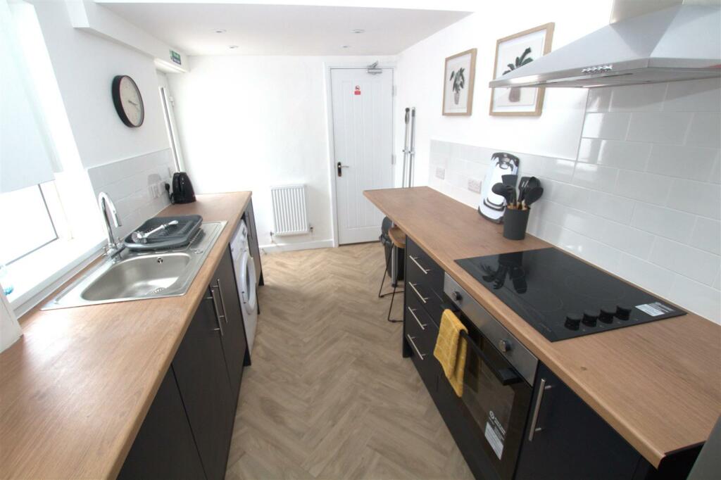 kitchen 3 .jpg
