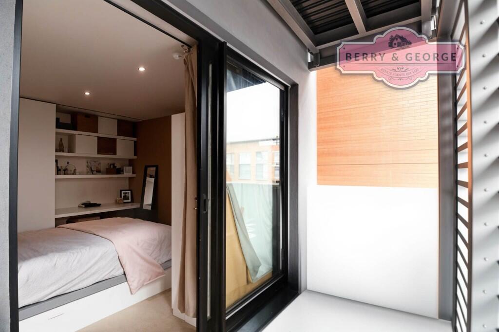BALCONY OFF BED