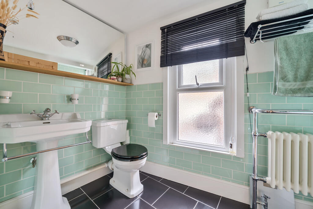 1326648-7-6878e3e...