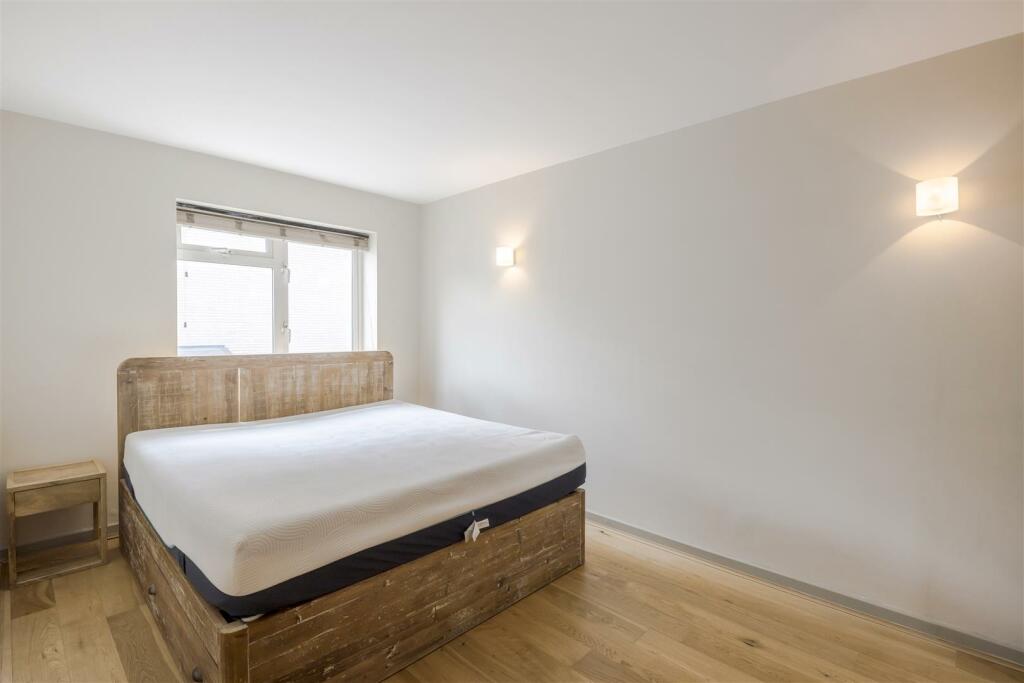 BEDROOM_1.jpg
