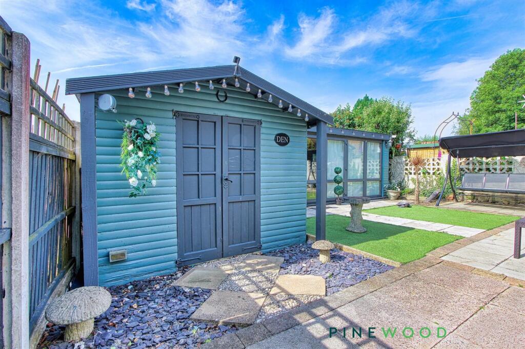 REAR GARDEN - THE DEN