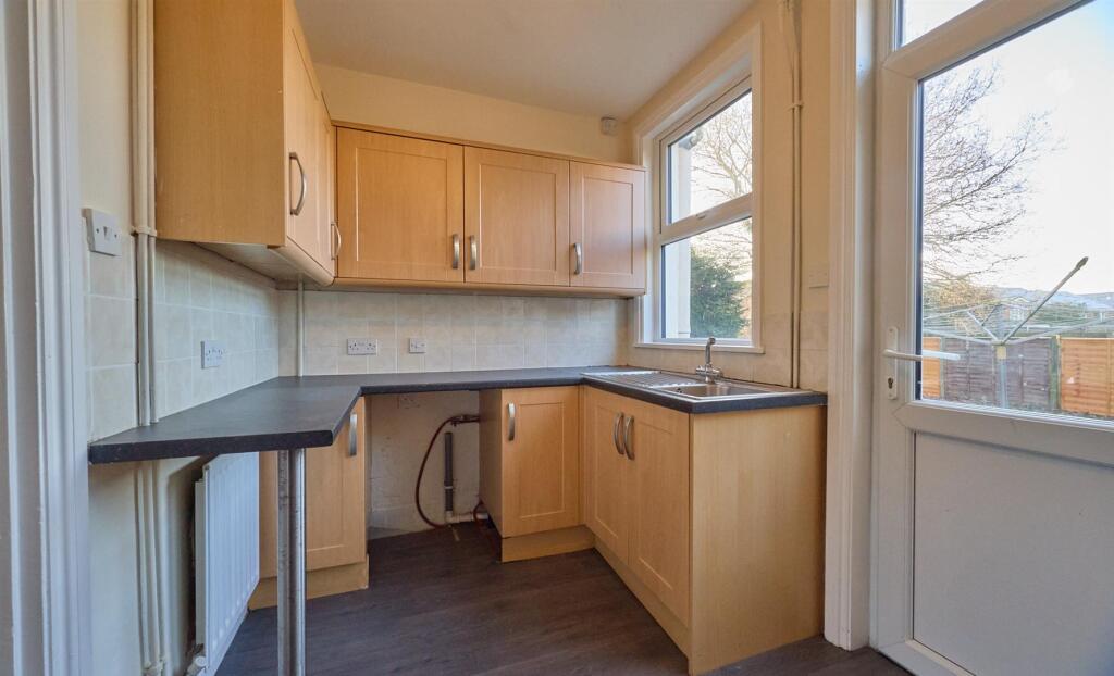 elwell ave bw new 1.jpg