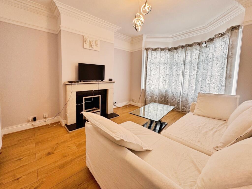 pbox-living_room-335770.jpg