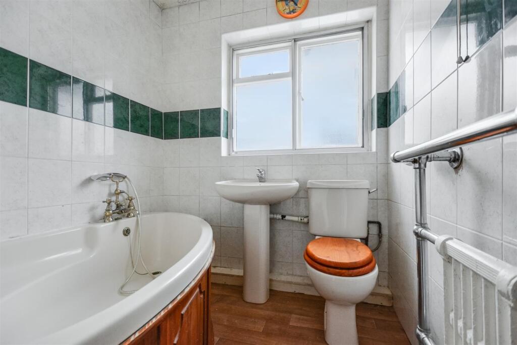 Bathroom.jpeg