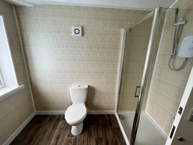 shower room2.jpg