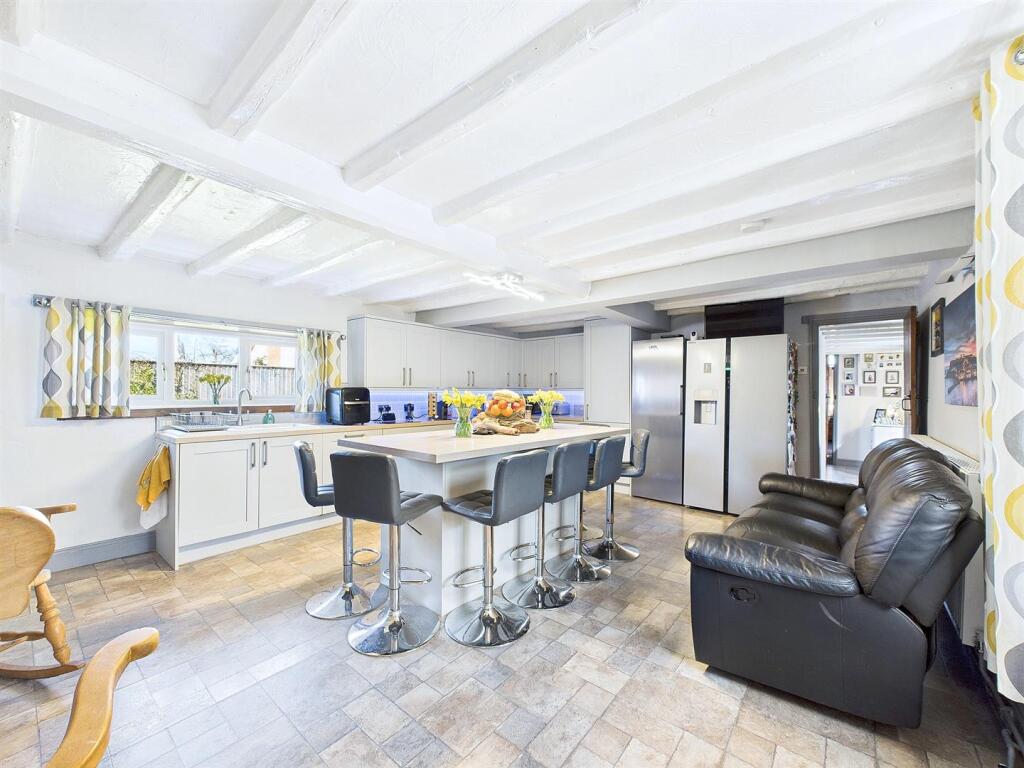 Kitchen/Breakfast Room
