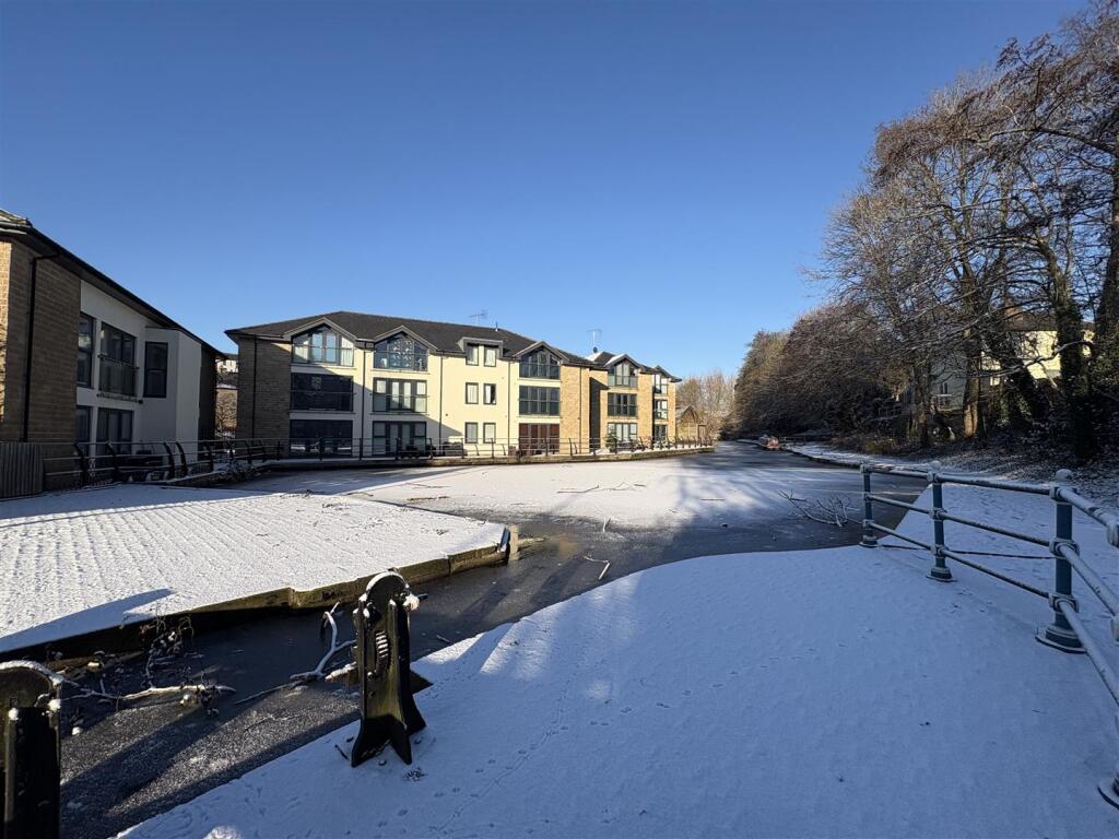 Lockside View, Stalybridge