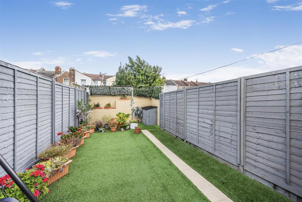 Garden to rear.jpg