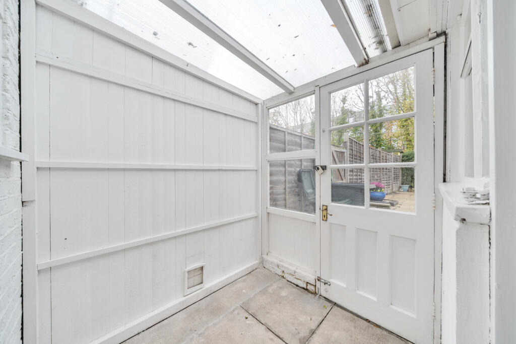 1376653-10-690c74...