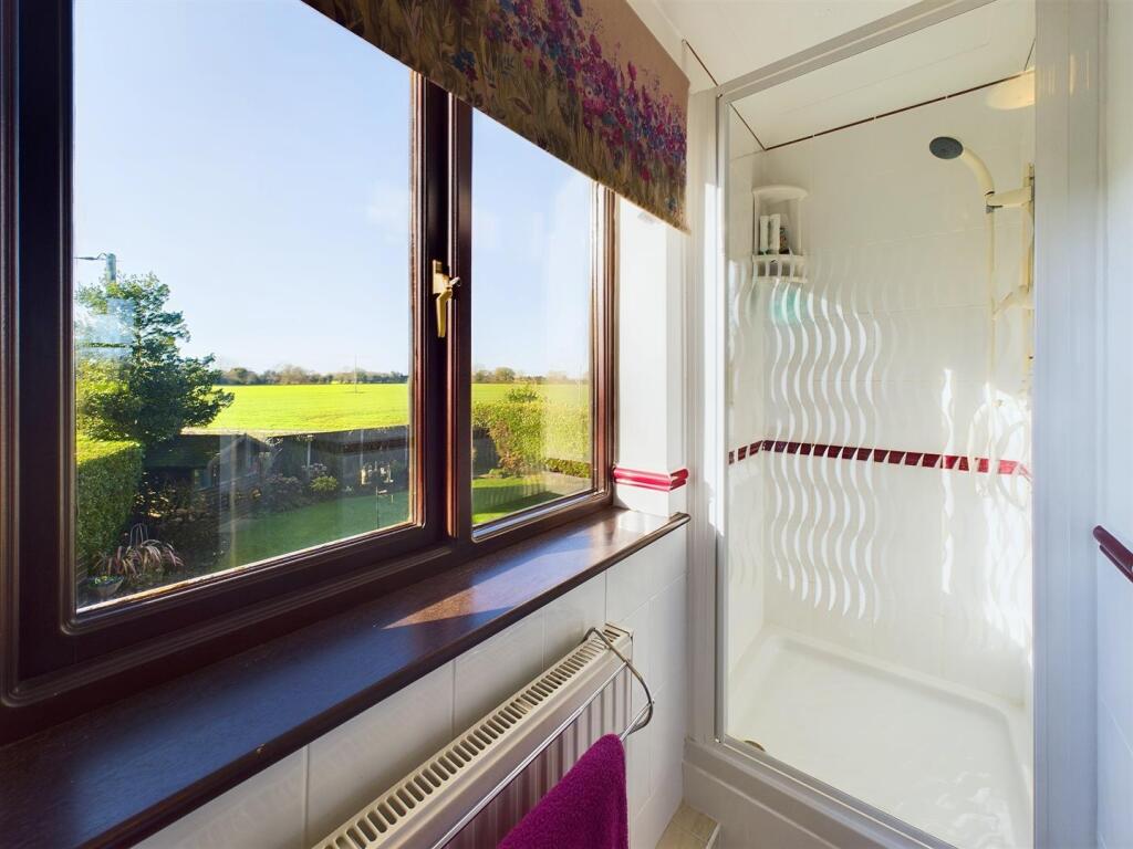 En-Suite 2