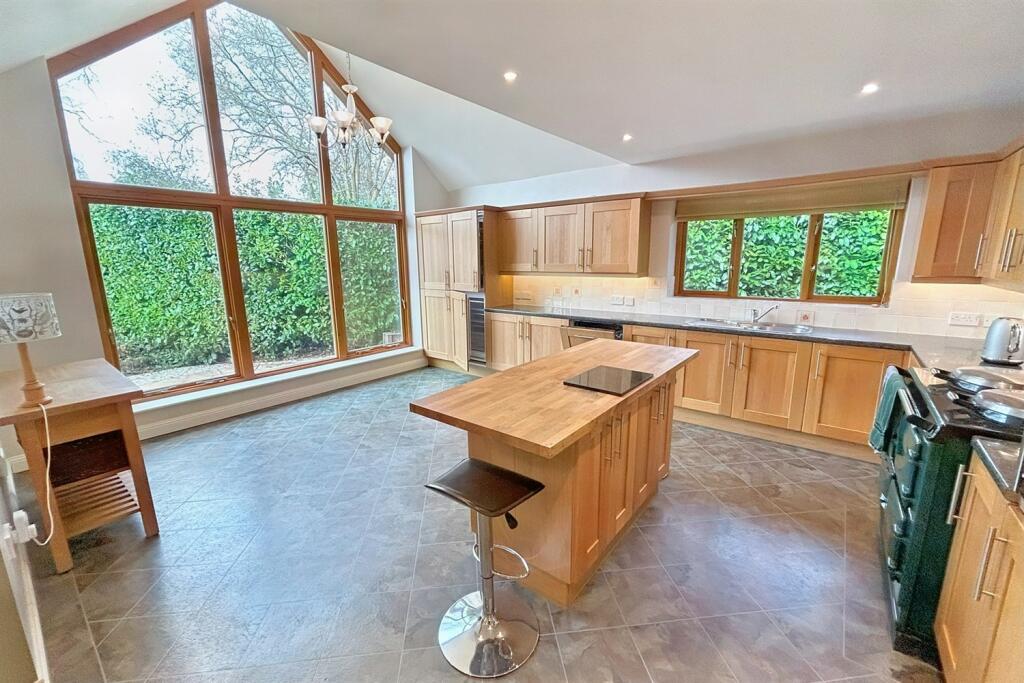 Kitchen/Breakfast Ro