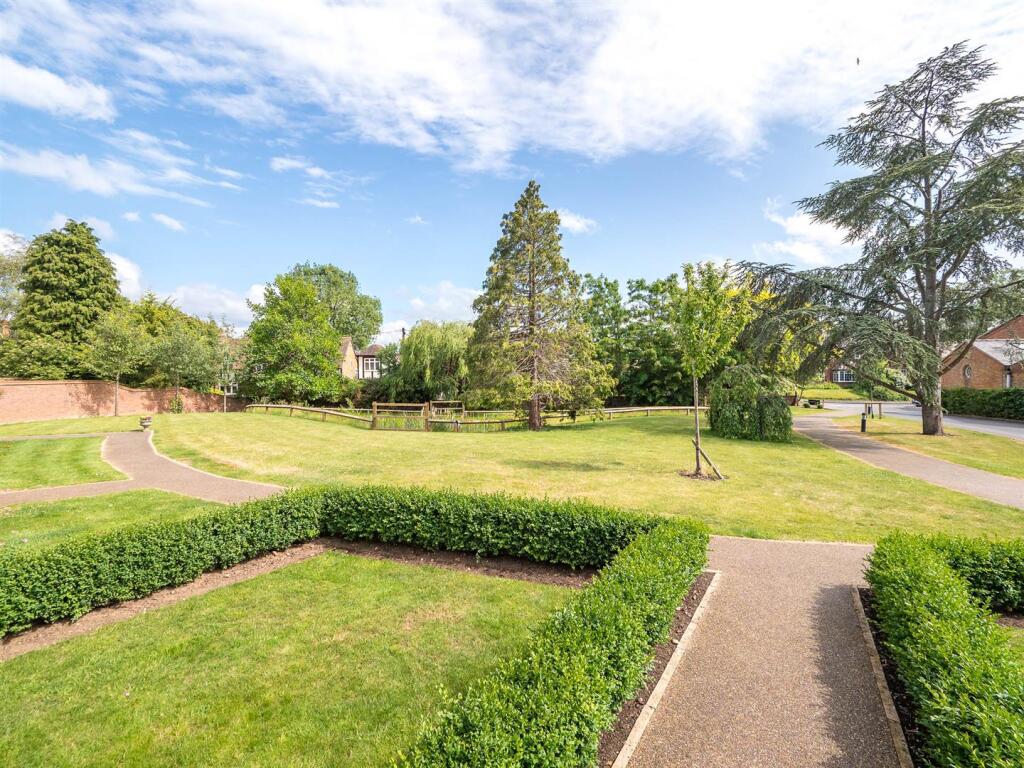 10 Shottery Green-42.jpg