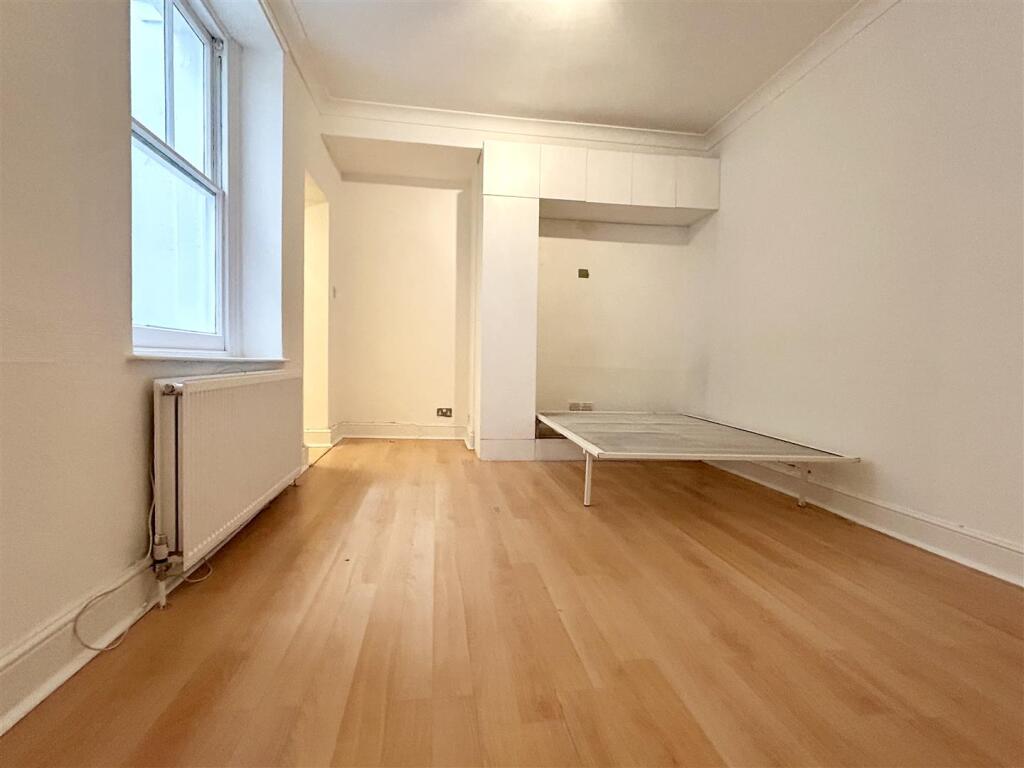 Living area.jpeg
